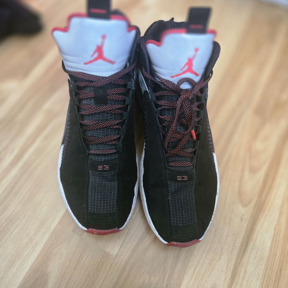 Jordan Kids Black and Red Sneakers